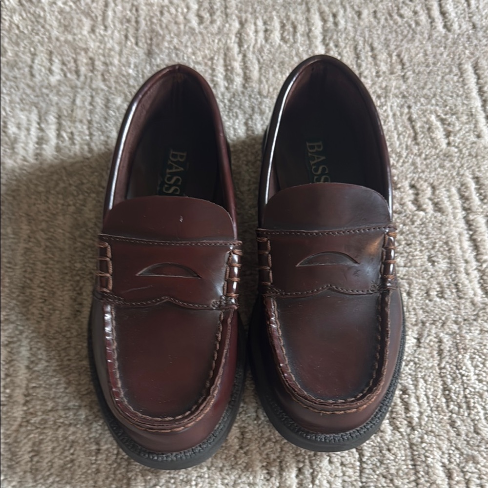 BASS Kids Size 2, Brown Leather Loafers Slip-On Classic
